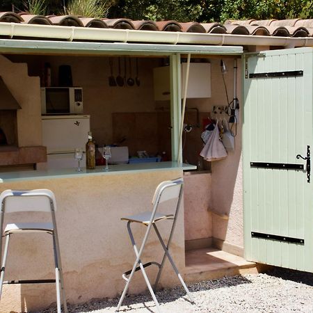 Bed and Breakfast La Bastide Des Roses Saint-Julien-d'Asse Екстер'єр фото