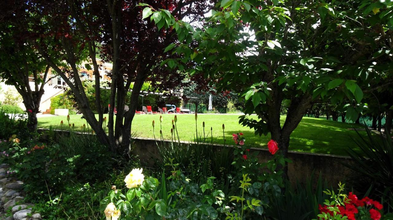 Bed and Breakfast La Bastide Des Roses Saint-Julien-d'Asse Екстер'єр фото
