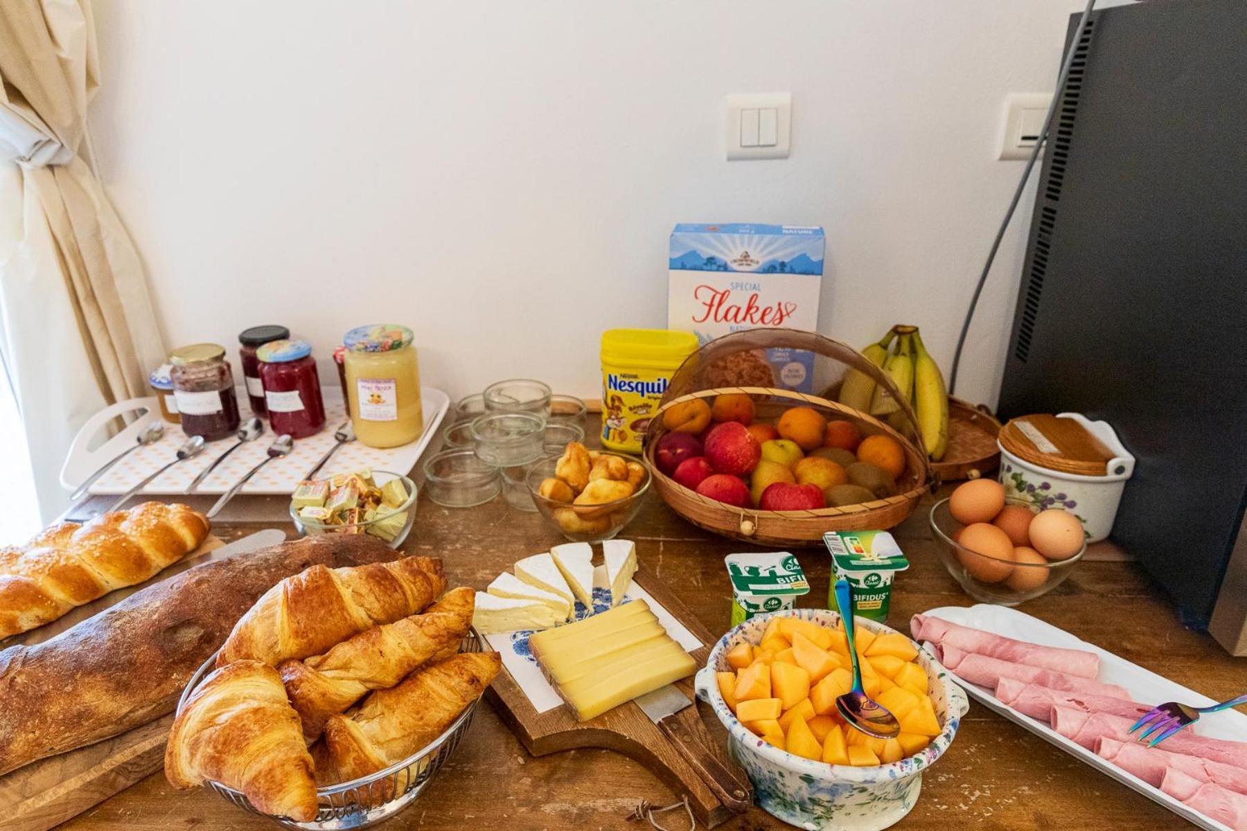 Bed and Breakfast La Bastide Des Roses Saint-Julien-d'Asse Екстер'єр фото
