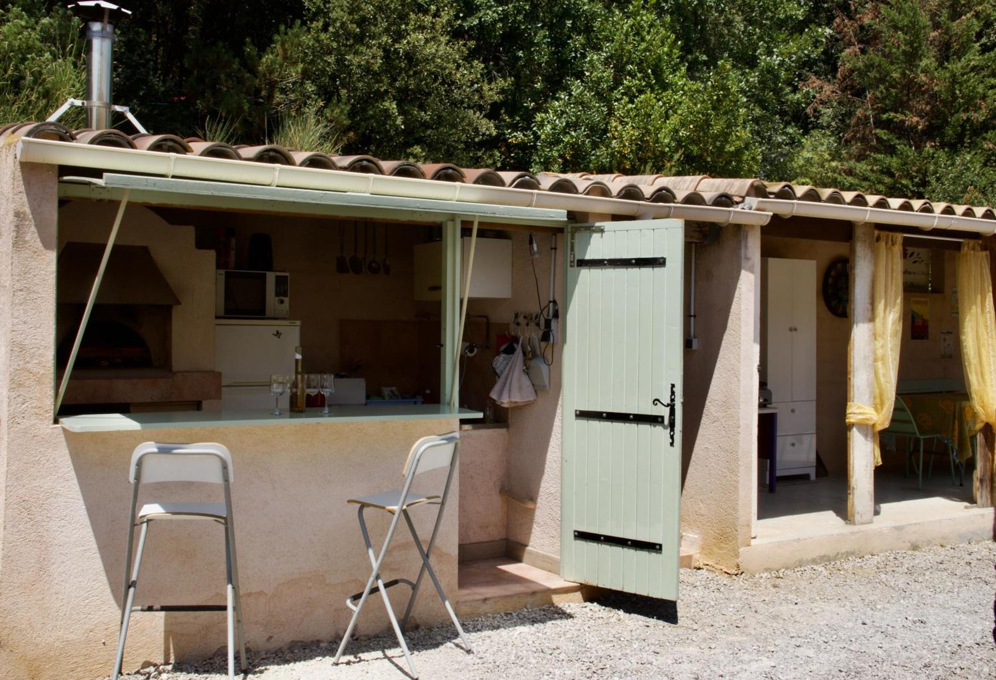 Bed and Breakfast La Bastide Des Roses Saint-Julien-d'Asse Екстер'єр фото