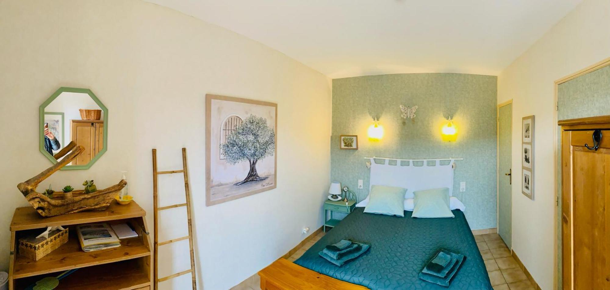Bed and Breakfast La Bastide Des Roses Saint-Julien-d'Asse Екстер'єр фото