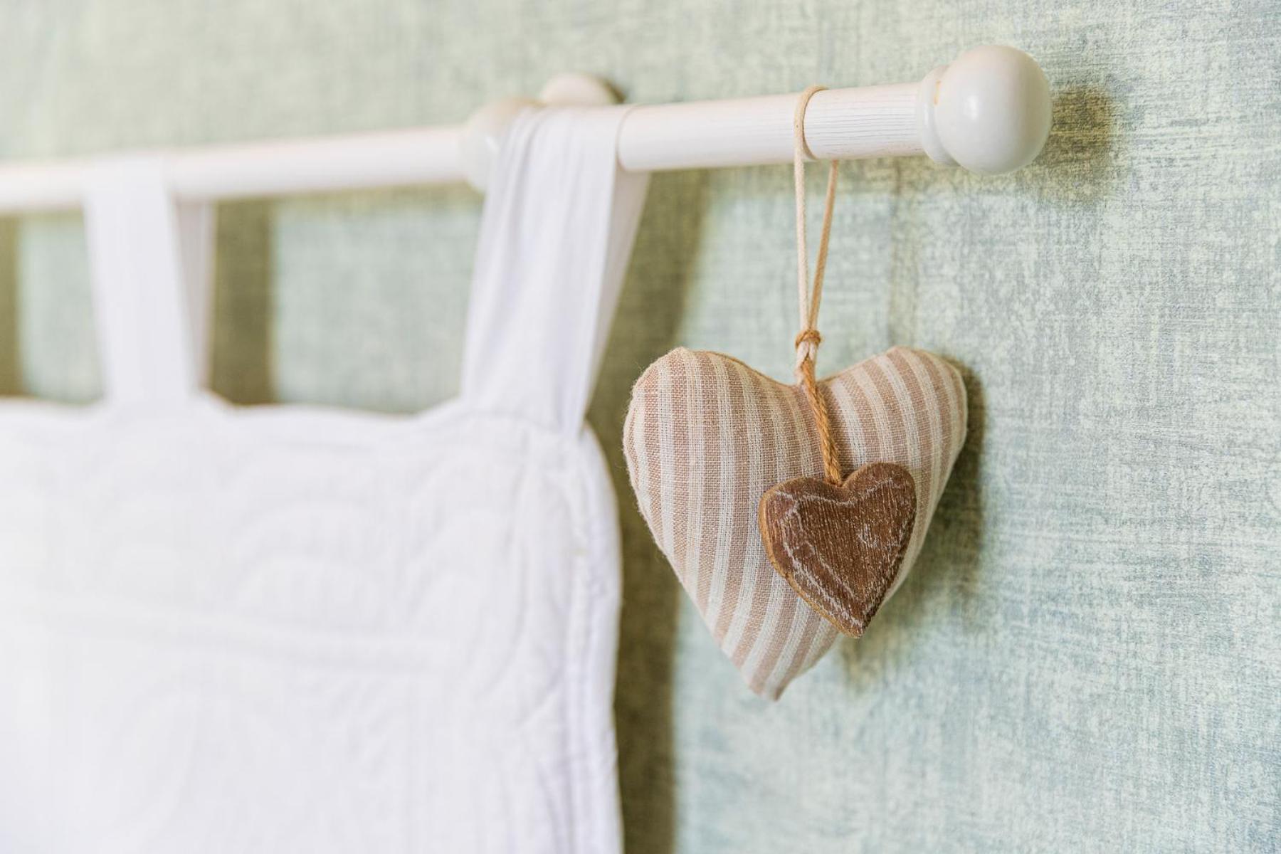 Bed and Breakfast La Bastide Des Roses Saint-Julien-d'Asse Екстер'єр фото