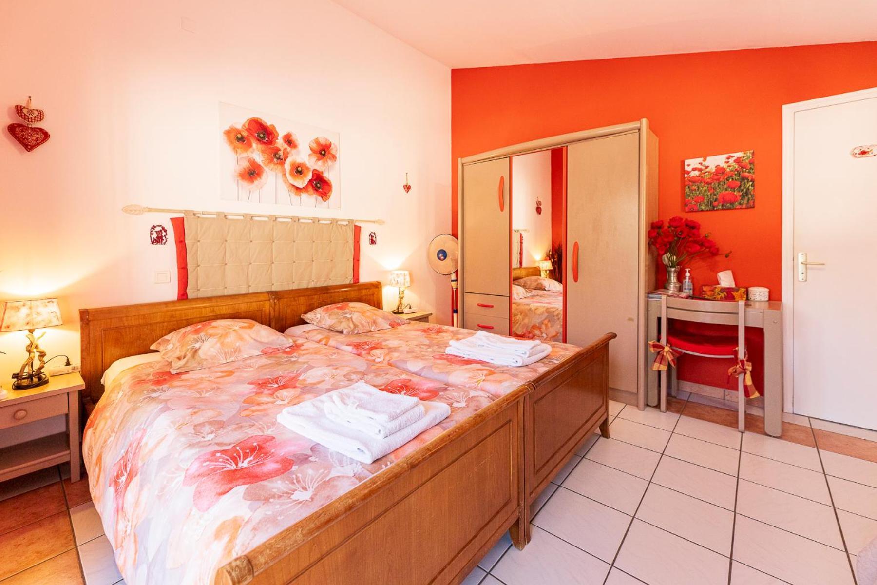Bed and Breakfast La Bastide Des Roses Saint-Julien-d'Asse Екстер'єр фото