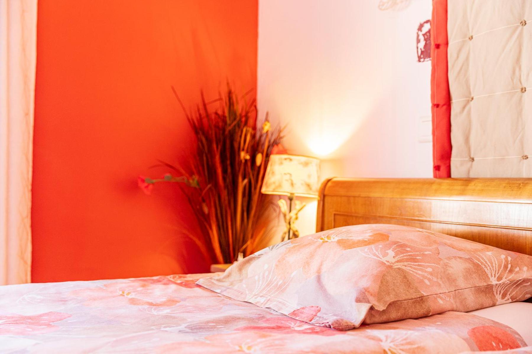 Bed and Breakfast La Bastide Des Roses Saint-Julien-d'Asse Екстер'єр фото