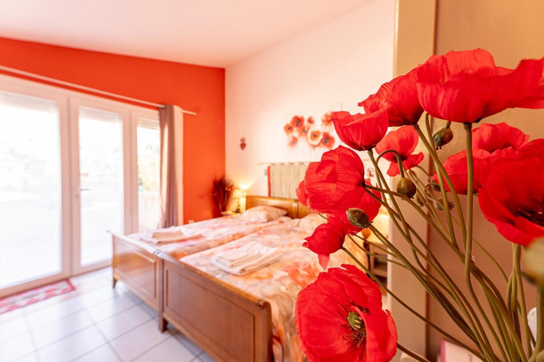 Bed and Breakfast La Bastide Des Roses Saint-Julien-d'Asse Екстер'єр фото
